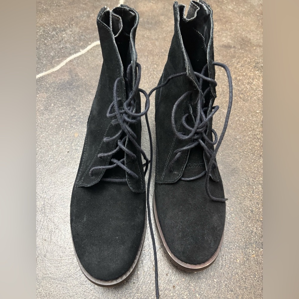 Steve Madden leather Black Lace-Up Boots NWOT